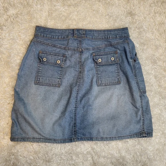 Carolina Blues Women's Jean Skirt, Light Wash Blue, Size 8 - Picture 3 of 9
